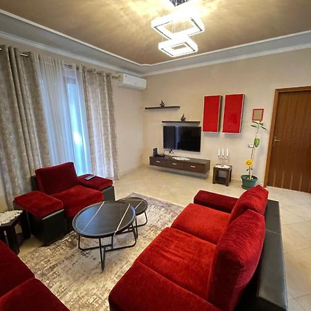 Skybase Apartment Tirana Bagian luar foto