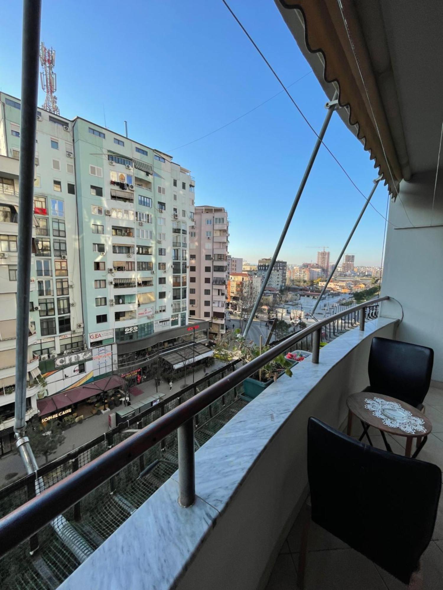 Skybase Apartment Tirana Bagian luar foto